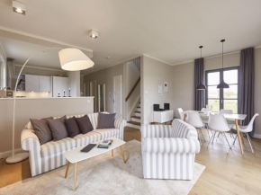 Reetland am Meer - Premium Reetdachvilla mit 3 Schlafzimmern, Sauna und Kamin E24